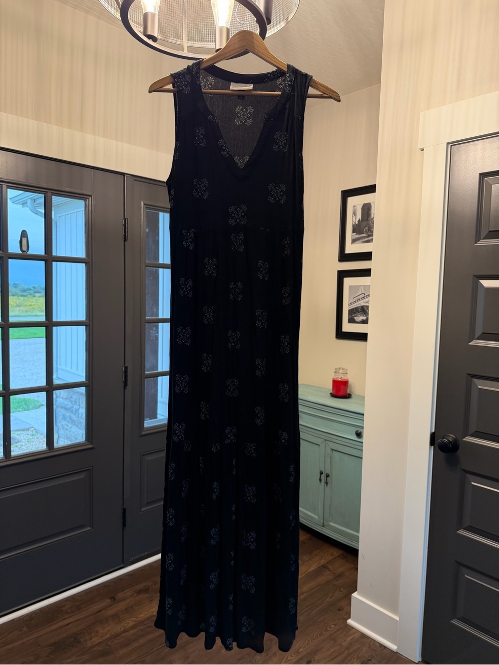 Black Sleeveless V-Neck Maxi Dress - Brand Unspecified